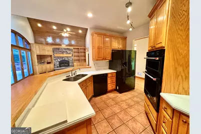 1310 Deerwood Drive, Madison, GA 30650 - Photo 17