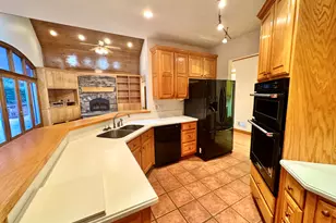 1310 Deerwood Dr, Madison, GA 30650 - Photo 17