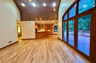 1310 Deerwood Dr, Madison, GA 30650 - Photo 7