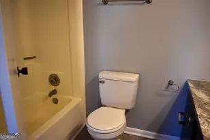 912 Pineland Ave, Hinesville, GA 31313 - Photo 9