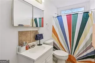 1079 Tumlin St NW, Atlanta, GA 30318 - Photo 9