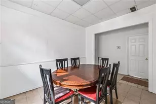 1079 Tumlin St NW, Atlanta, GA 30318 - Photo 5