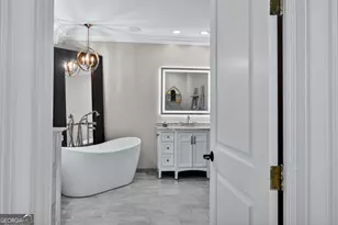 42 Chaucer St, Savannah, GA 31410 - Photo 27