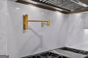 42 Chaucer St, Savannah, GA 31410 - Photo 15