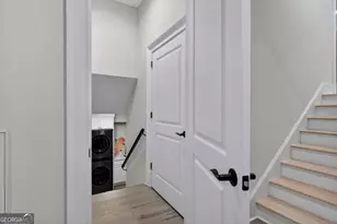 42 Chaucer St, Savannah, GA 31410 - Photo 19