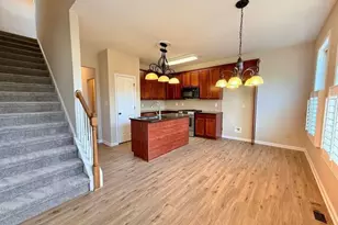 525 Grove Field Ct, Suwanee, GA 30024 - Photo 9