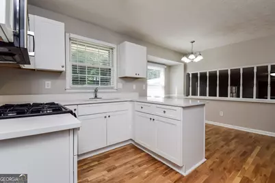 627 Rockborough Drive, Stone Mountain, GA 30083 - Photo 5