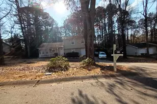 977 Leeward Ln, Jonesboro, GA 30238 - Photo 1