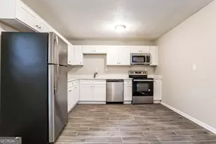 8621 Chestnut Ln, Lithia Springs, GA 30122 - Photo 7