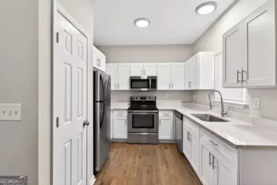 2435 Bellview Avenue NW, Atlanta, GA 30318 - Photo 25