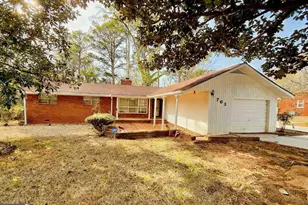 703 S West St, Greensboro, GA 30642 - Photo 1