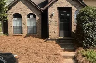 887 Brandy Oaks Ln, Stone Mountain, GA 30088 - Photo 1