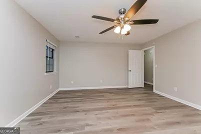 10376 Surf Court, Jonesboro, GA 30238 - Photo 9