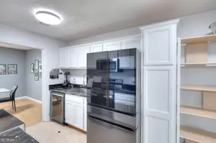 5137 Roswell Rd, Sandy Springs, GA 30342 - Photo 5