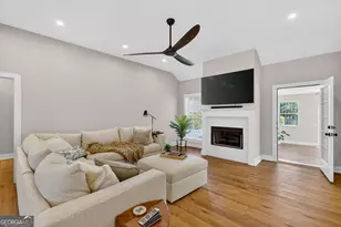 332 Edge Water Dr, Brunswick, GA 31525 - Photo 11