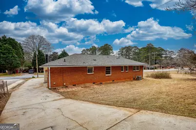 1924 Mural Circle, Morrow, GA 30260 - Photo 5