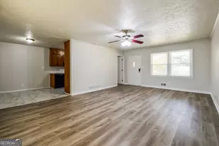 6494 Bobolink Ct, Rex, GA 30273 - Photo 5