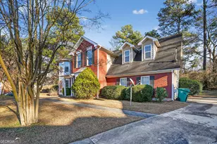 2046 Lown Farm Trail, Lithonia, GA 30058 - Photo 3