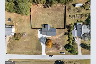 2001 Raymonds Drive, Loganville, GA 30052 - Photo 9