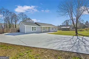 2001 Raymonds Dr, Loganville, GA 30052 - Photo 3