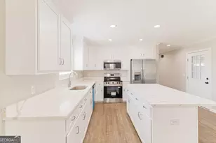 227 Twinn Lakes Dr, Baxley, GA 31513 - Photo 7