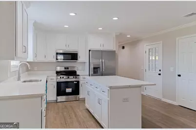 227 Twinn Lakes Drive, Baxley, GA 31513 - Photo 5