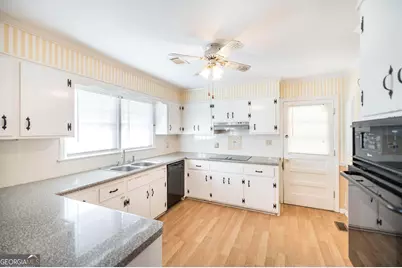 1739 Houston Lake Road, Perry, GA 31069 - Photo 9