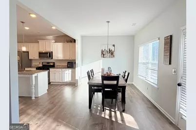 1040 Shadow Glen Drive, Fairburn, GA 30213 - Photo 9