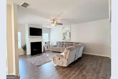 1040 Shadow Glen Drive, Fairburn, GA 30213 - Photo 7