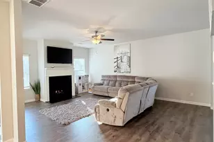 1040 Shadow Glen Drive, Fairburn, GA 30213 - Photo 7