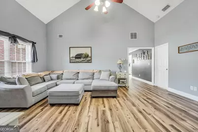 1501 Queen Elizabeth Drive, Locust Grove, GA 30248 - Photo 11