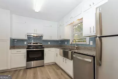 565 Greenview Avenue SE, Conyers, GA 30094 - Photo 7