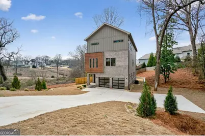 120 N Gwinnett Street, Buford, GA 30518 - Photo 1