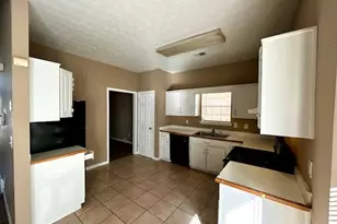 4034 Robin Cir, Atlanta, GA 30349 - Photo 11