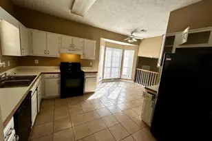 4034 Robin Cir, Atlanta, GA 30349 - Photo 13