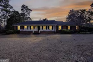 459 Prince Ave, Swainsboro, GA 30401 - Photo 1