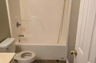 180 Brookview Dr, Riverdale, GA 30274 - Photo 3