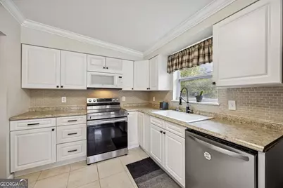 173 Fairway Oaks Drive, Brunswick, GA 31525 - Photo 7