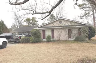 1303 Meadows Ln, Vidalia, GA 30474 - Photo 1