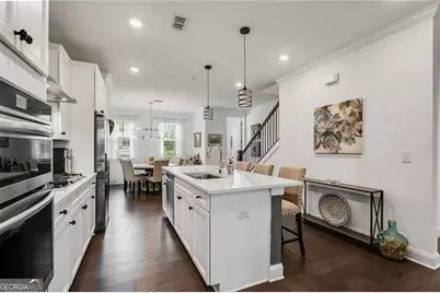 6635 Beacon Drive, Sandy Springs, GA 30328 - Photo 9