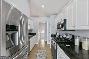 2437 Pondside Pl NE, Marietta, GA 30062 - Photo 9