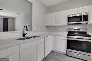 2732 Ashleigh Ln, Alpharetta, GA 30004 - Photo 9