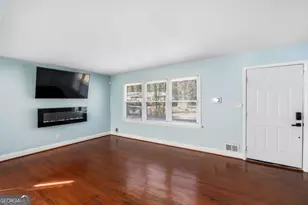 1918 Valley Ridge Dr SW, Atlanta, GA 30331 - Photo 15