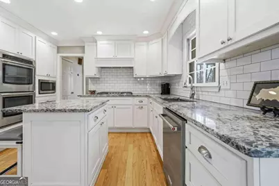 5410 Sandell Court, Dunwoody, GA 30338 - Photo 15