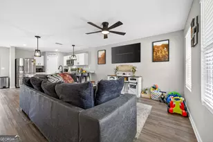 125 Red Oak Dr, Barnesville, GA 30204 - Photo 3