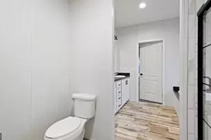 735 Hires Rd, Jesup, GA 31545 - Photo 17