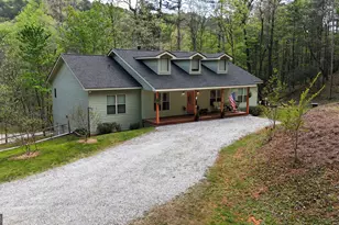 812 Covecrest Dr, Tiger, GA 30576 - Photo 1