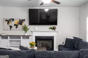 4142 Woodland Park Dr, Atlanta, GA 30331 - Photo 5