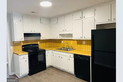 1075 Eastview Road NE #UNIT A, Conyers, GA 30012 - Photo 7