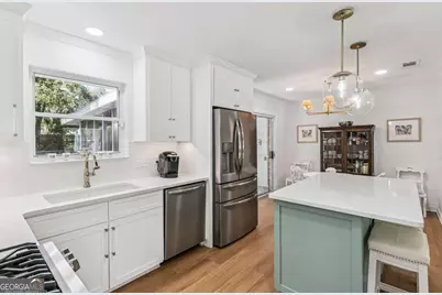 907 Mallery Street, Saint Simons, GA 31522 - Photo 7